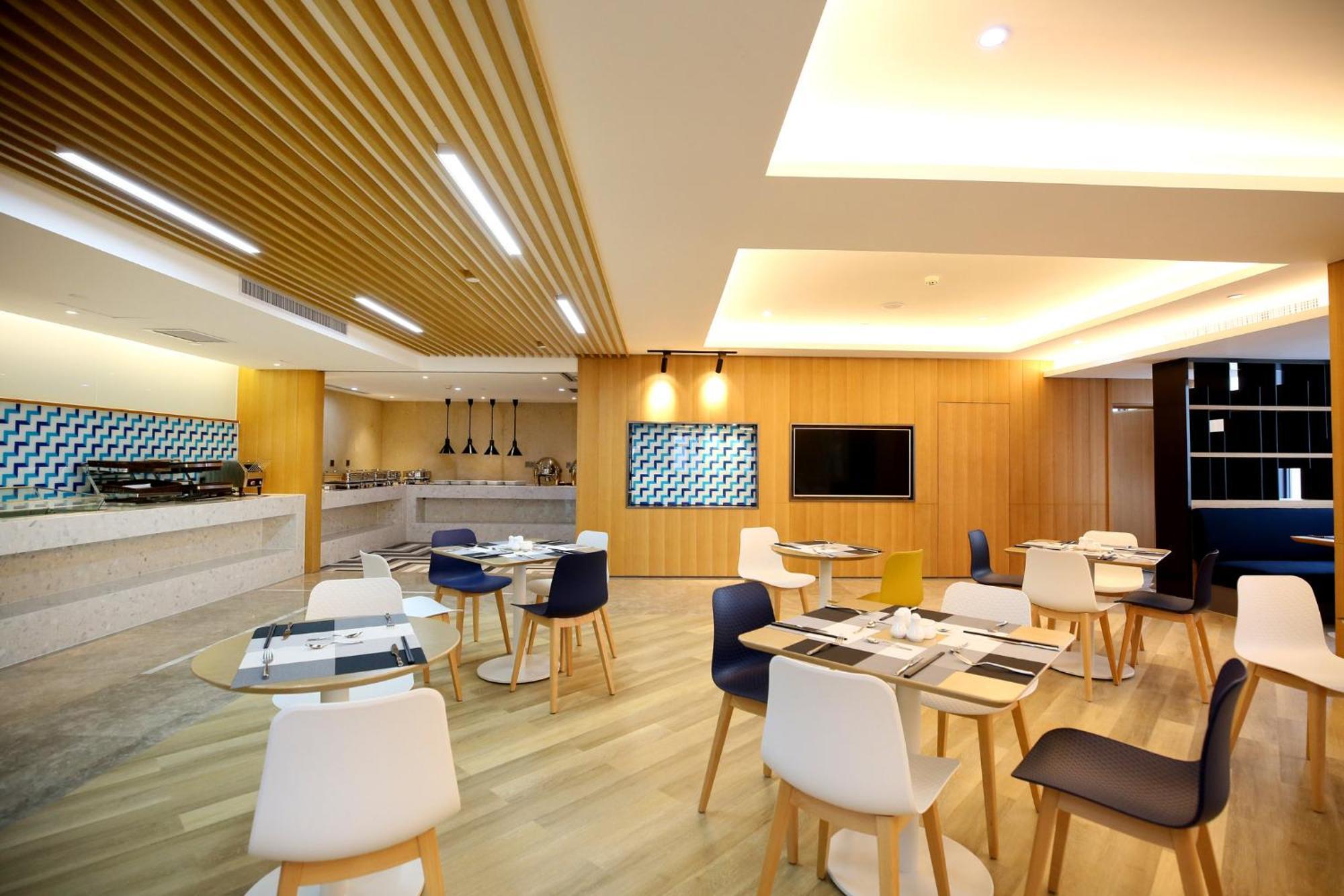 Holiday Inn Express Chengdu North Railway Station By Ihg - Near Panda Base, Near Chunxi Road Экстерьер фото